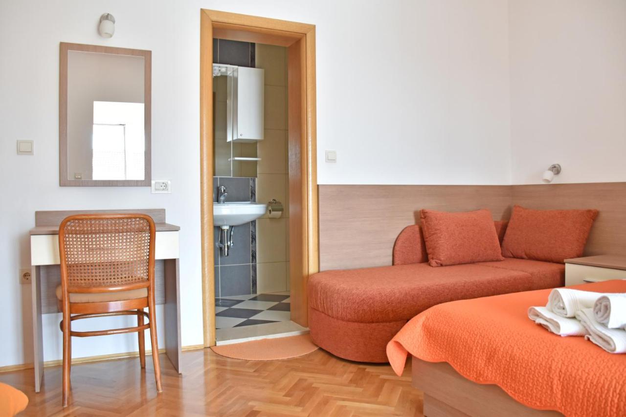 Apartments Stone Tucepi Exterior photo