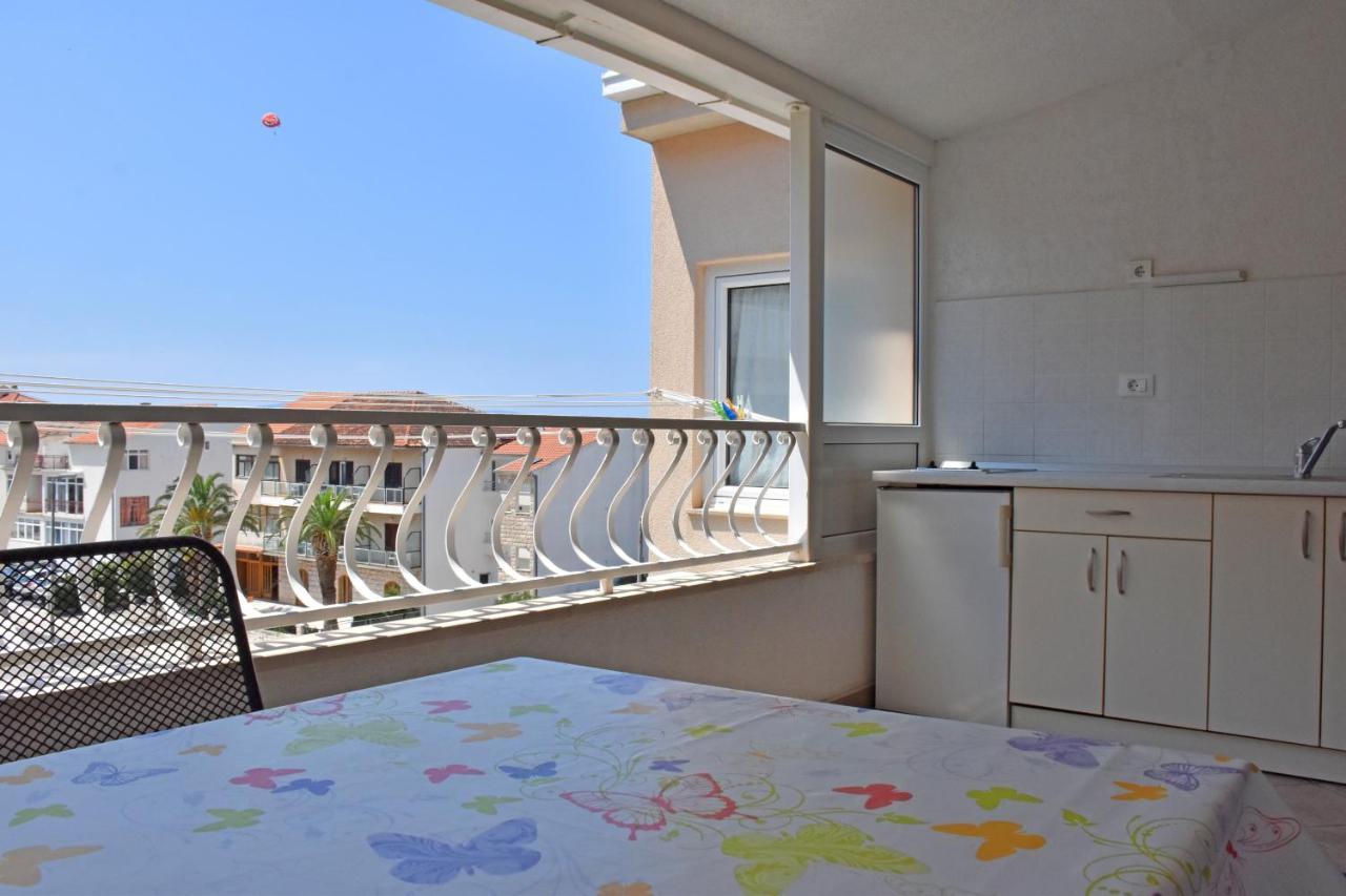 Apartments Stone Tucepi Exterior photo